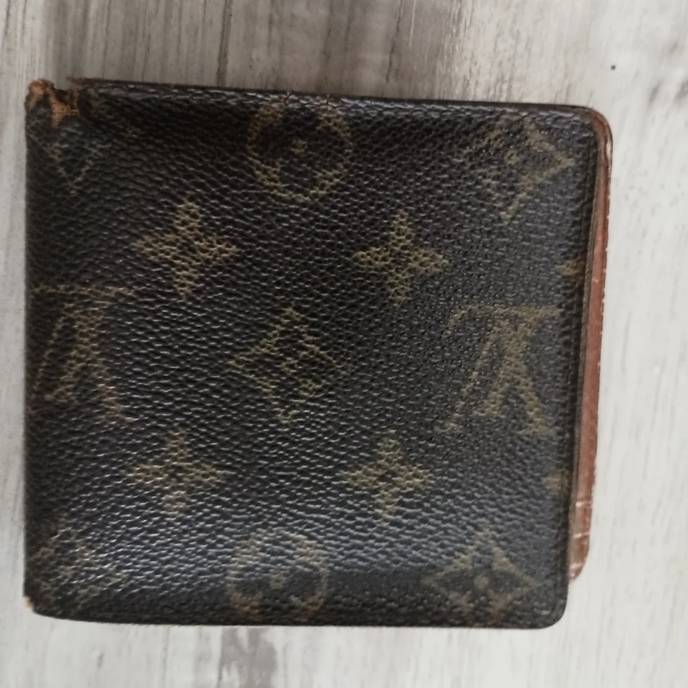 Louis Vuitton Monogram Bifold Wallet Men’s Authentic